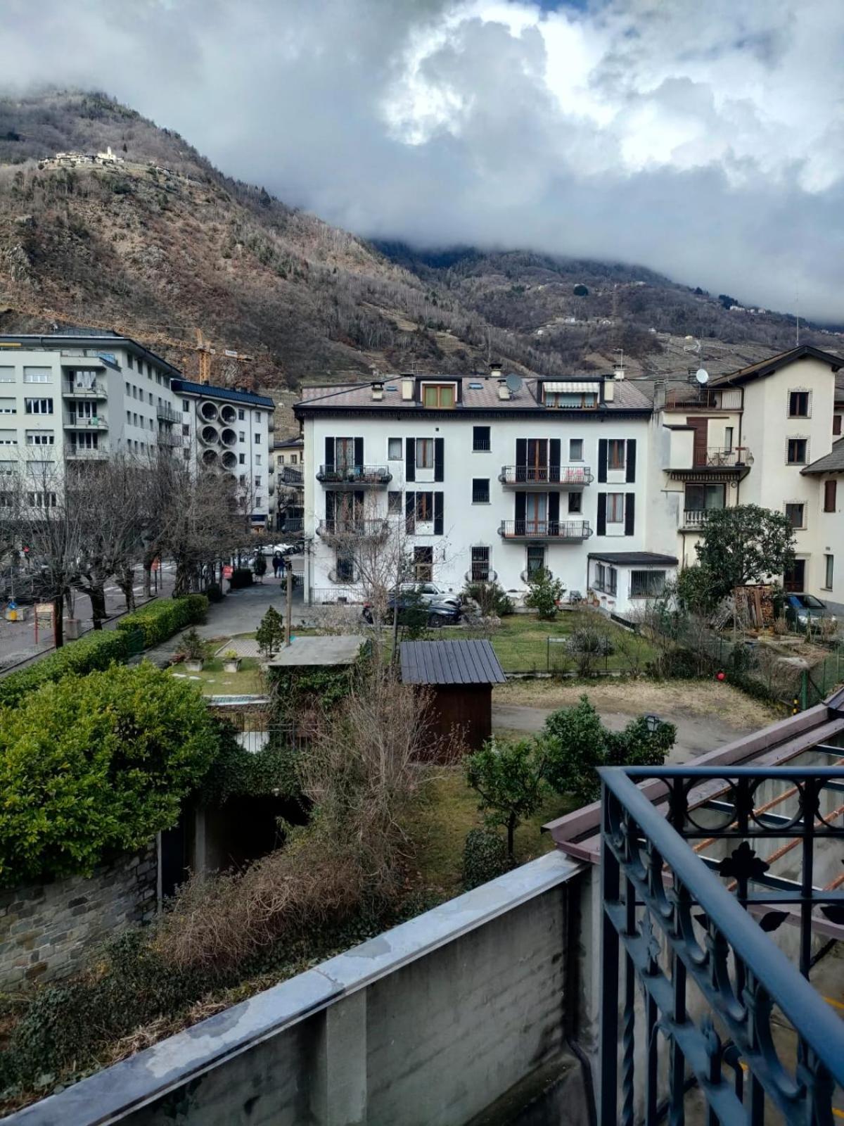Bernina Station Center Apartment - Tirano Εξωτερικό φωτογραφία