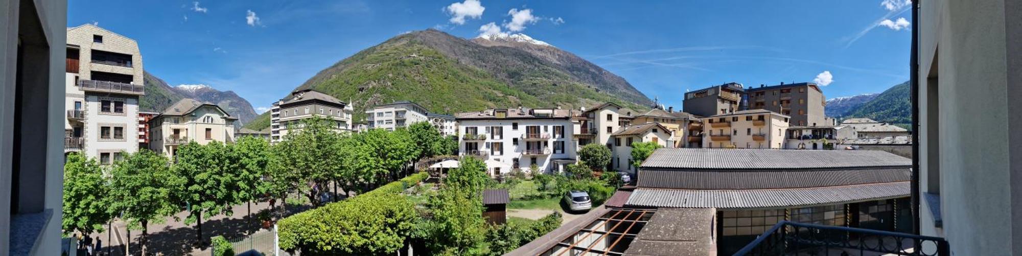 Bernina Station Center Apartment - Tirano Εξωτερικό φωτογραφία