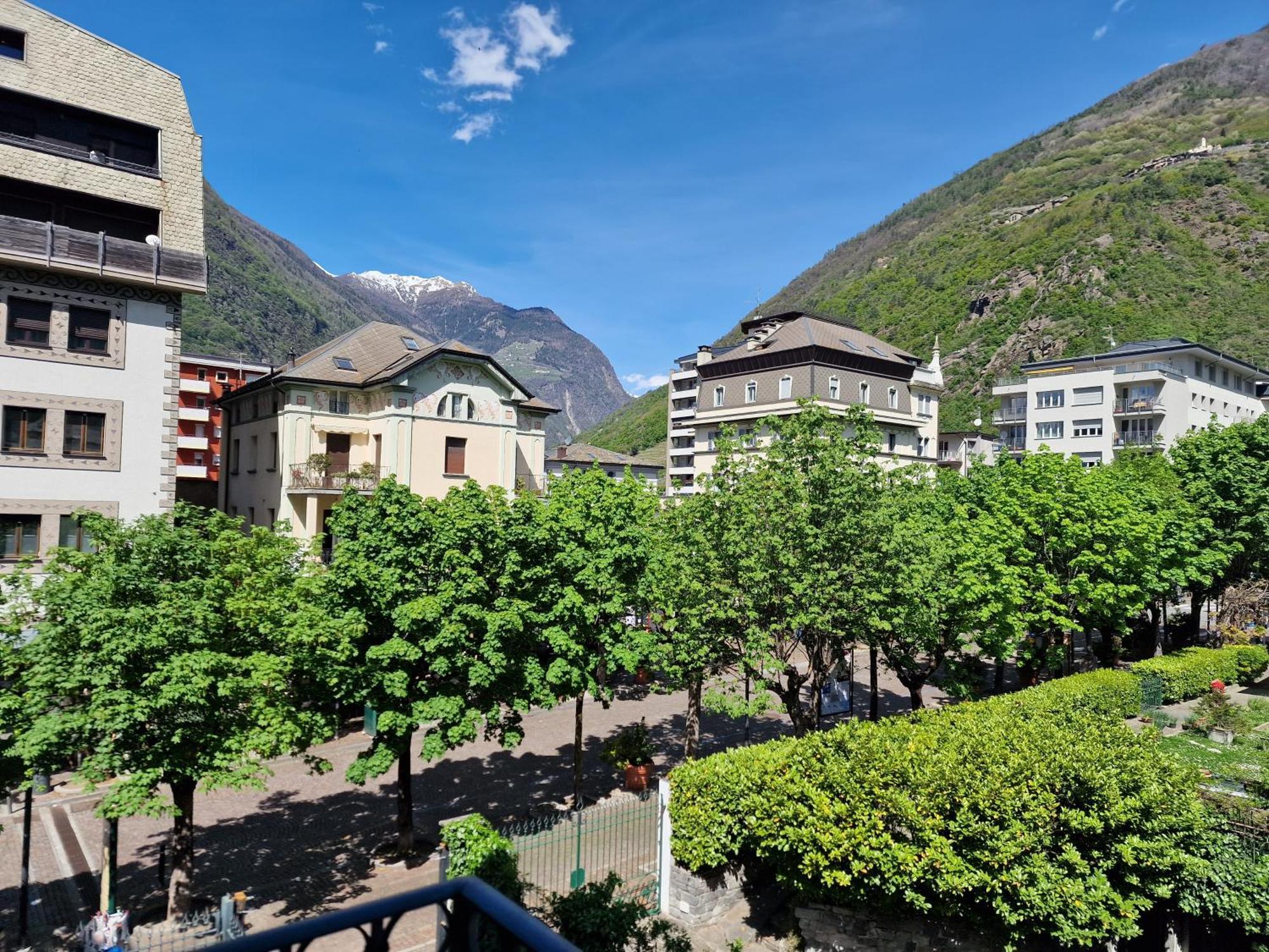 Bernina Station Center Apartment - Tirano Εξωτερικό φωτογραφία