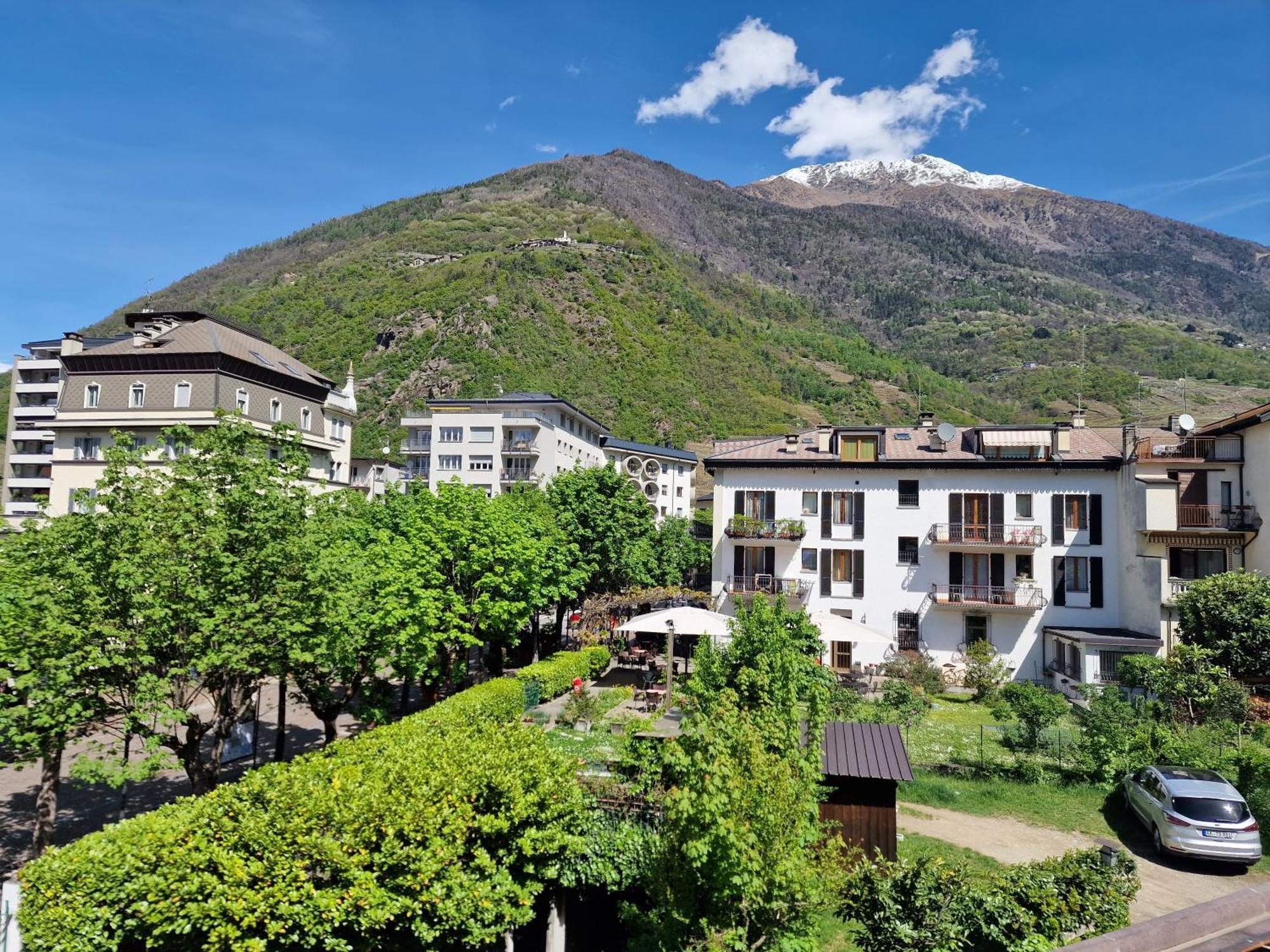 Bernina Station Center Apartment - Tirano Εξωτερικό φωτογραφία